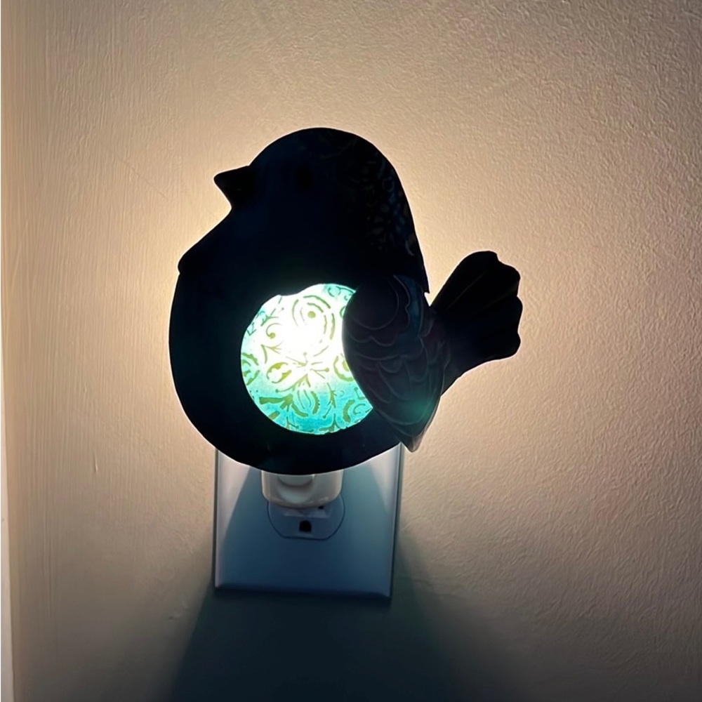 Bird nightlight. - Picture 3 of 3